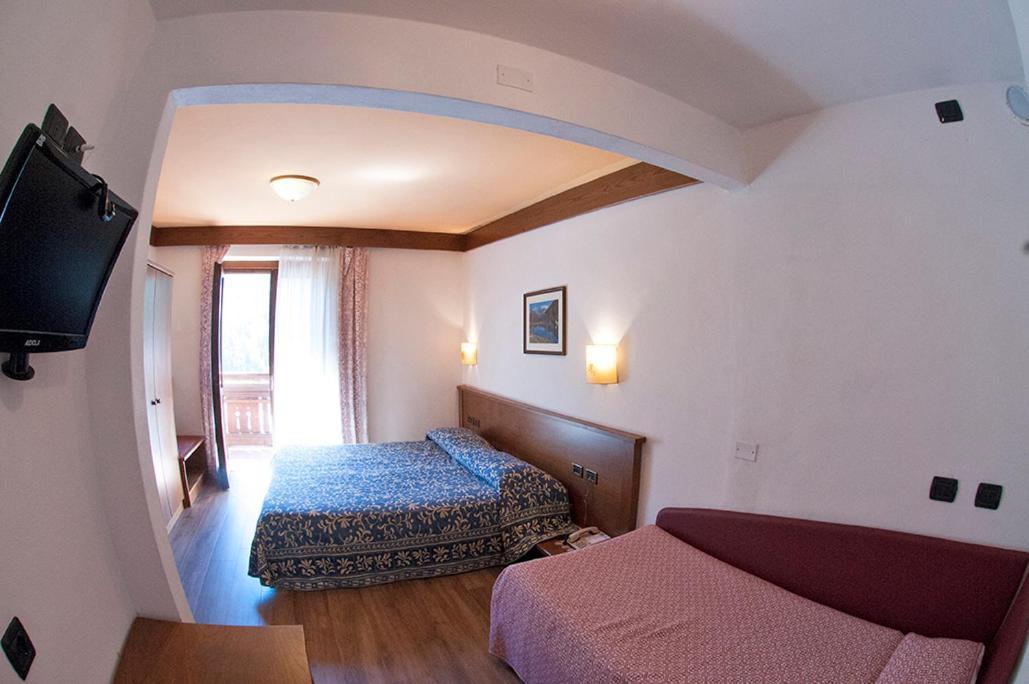 Hotel Carlone Breguzzo Exterior photo