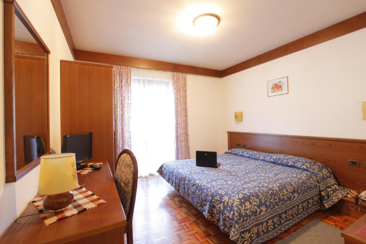Hotel Carlone Breguzzo Exterior photo
