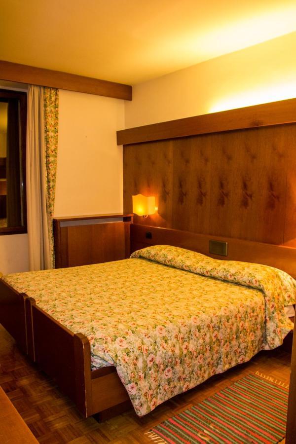 Hotel Carlone Breguzzo Exterior photo